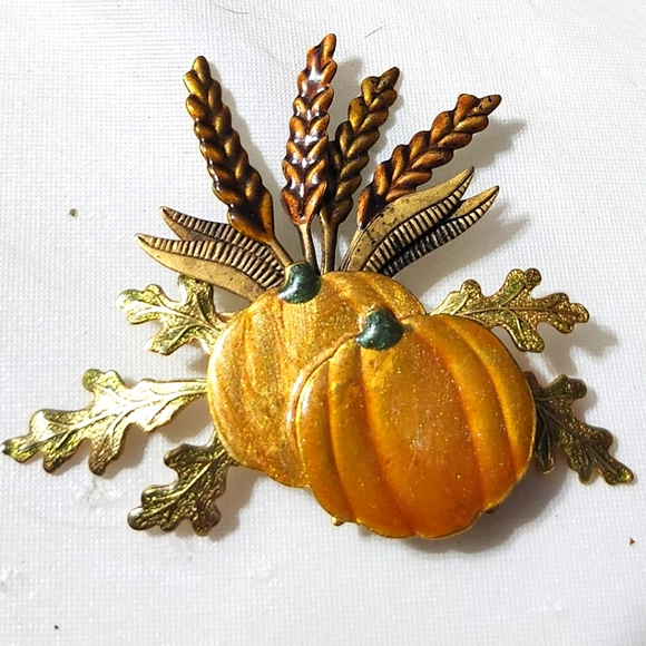 Vtg  Layered Metal Enamel Pumpkin Autumn Fall  Pin Brooch - Picture 1 of 3